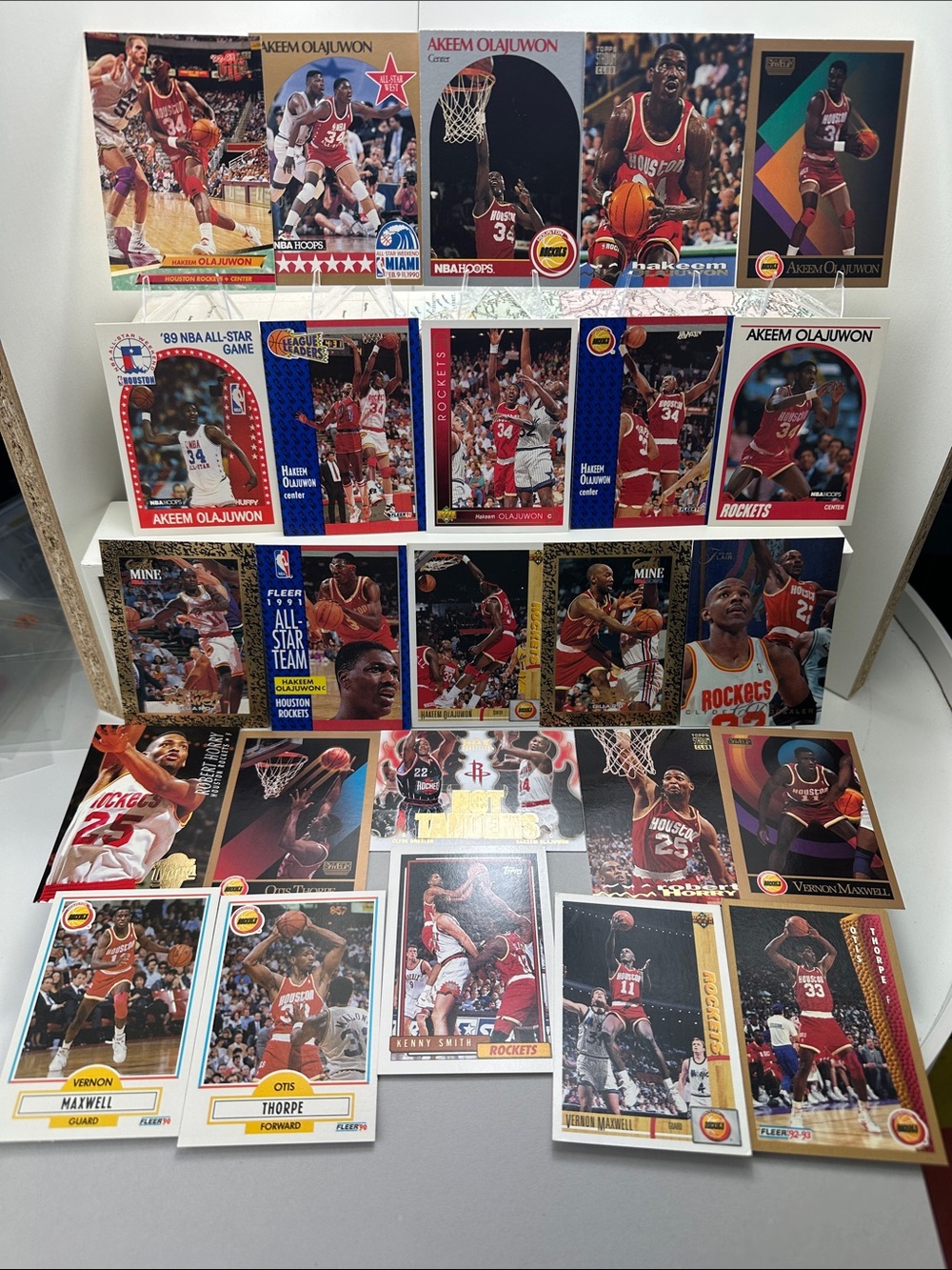 Hakeem Olajuwon “Clutch City” lot of 25 w/Drexler, Horry, Thorpe, Maxwell, Smith